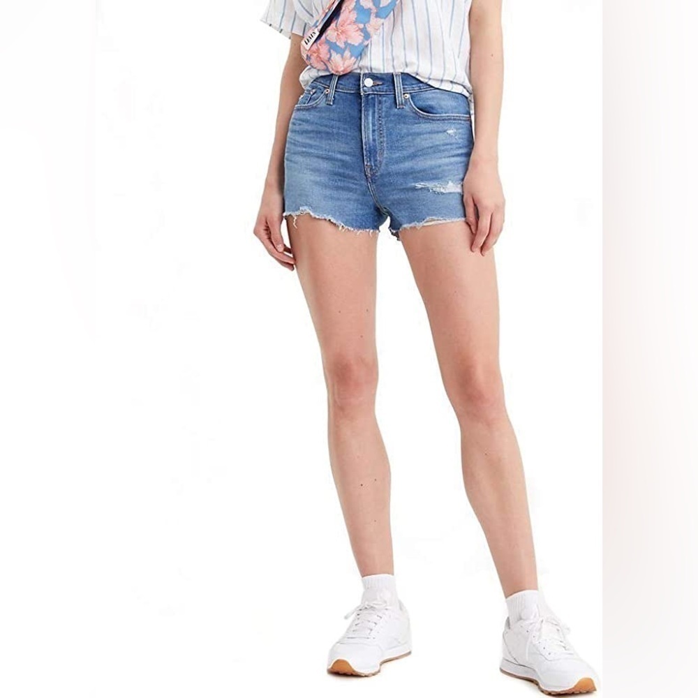 Levi's Women's High-Rise Distressed Jean Shorts Size 31 EUC
